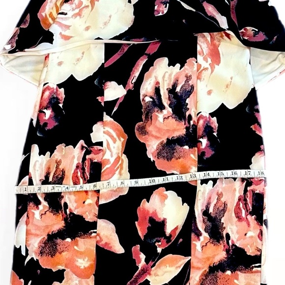 Floral Patterned Marina Dress Size 8: Perfect for Effortless Style and Grace - Picture 12 of 14